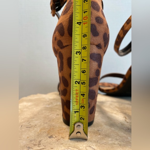 NIB Bamboo Sueded Leopard Print Block High Heel Sandal Sz 10 M - Picture 8 of 11